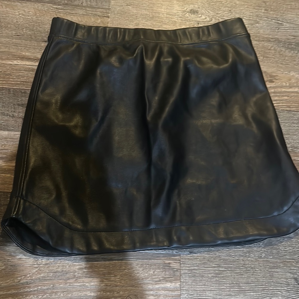 Lamade leather skirt size medium